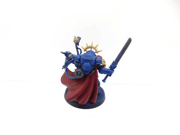 Primaris Captain in Gravis Armour