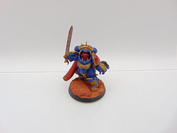 Primaris Captain in Gravis Armour