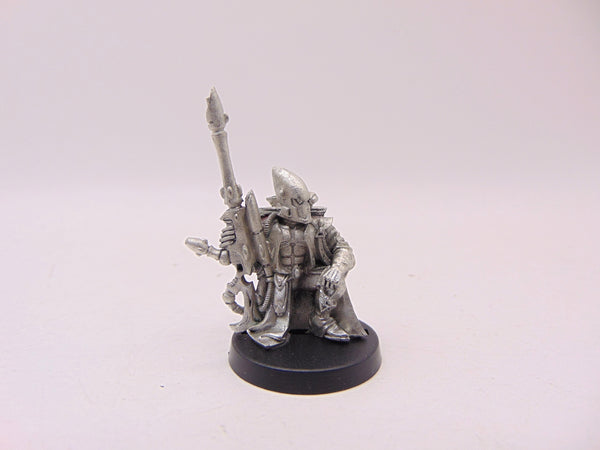 Eldar Ranger Kneeling