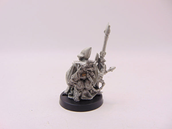 Eldar Ranger Kneeling