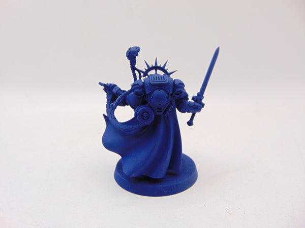 Primaris Captain in Gravis Armour