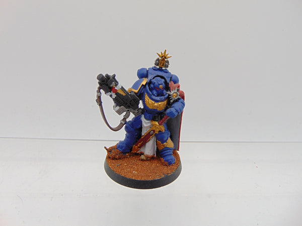 Primaris Captain in Gravis Armour