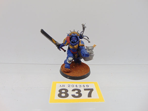 Primaris Captain in Gravis Armour