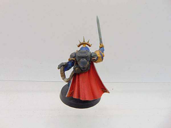 Primaris Captain in Gravis Armour