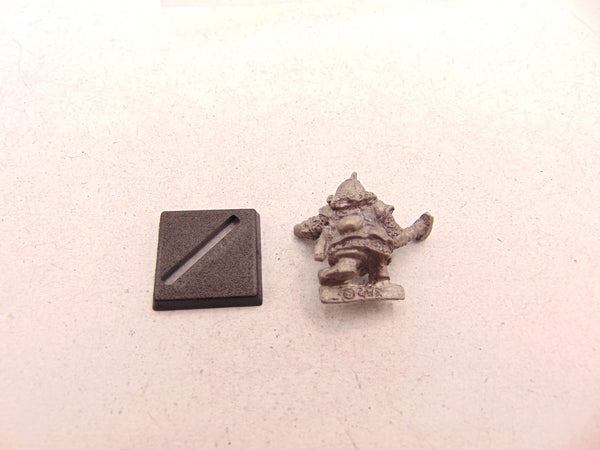 Imperial Dwarf with Hammer