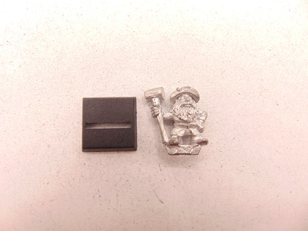 DW7 MM10 Dwarf Two handed Hammer