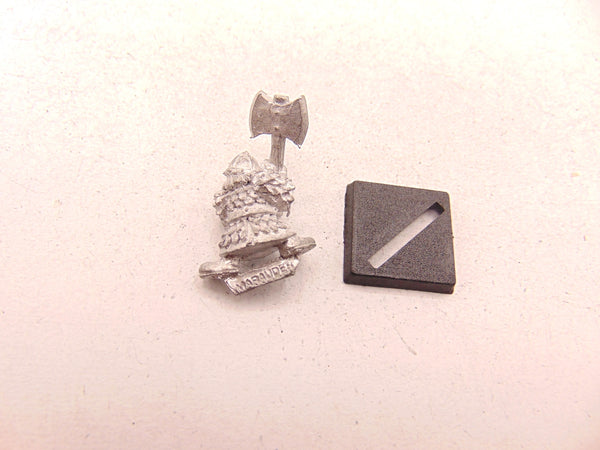 MM10 Dwarf - DW9 Dwarf with axe.
