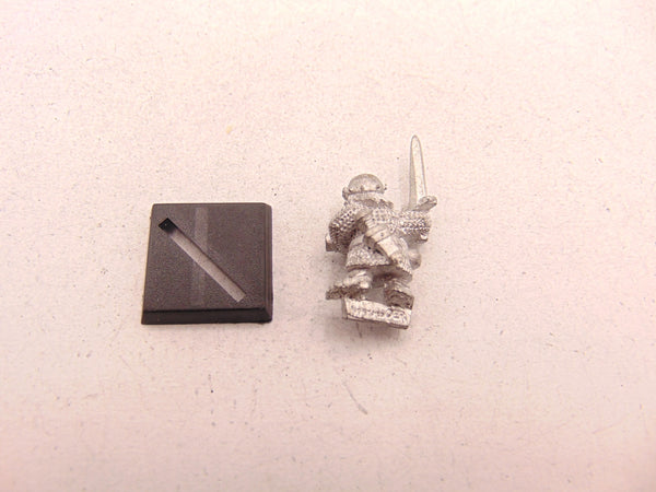 Marauder MM10 Dwarf - DW11 Dwarf With Sword
