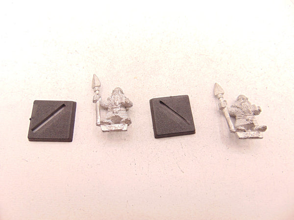 MM10 Dwarf - DW4  Dwarf with spear