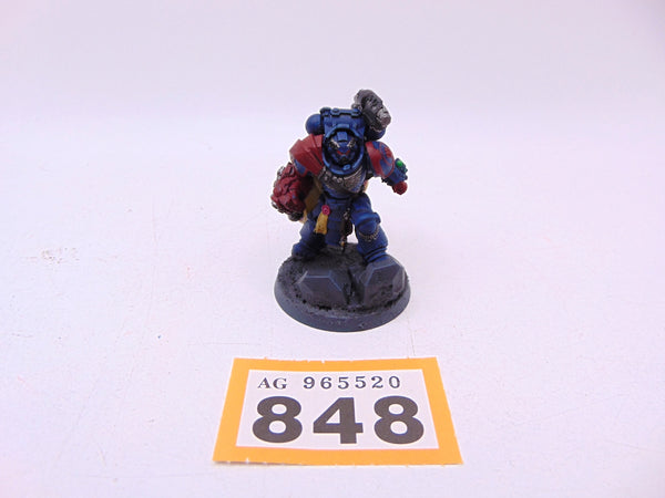 Primaris Captain in Gravis Armour Conversion