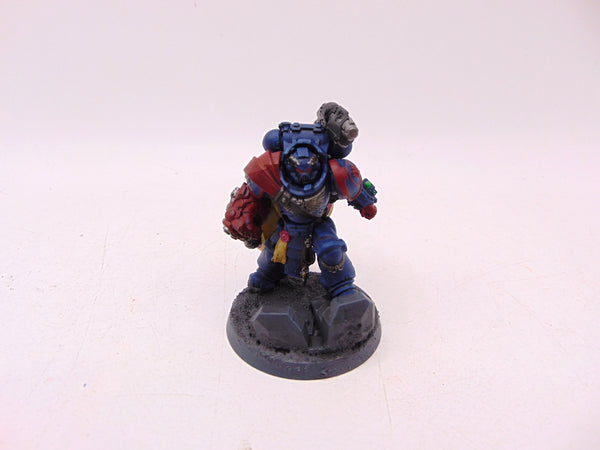 Primaris Captain in Gravis Armour Conversion