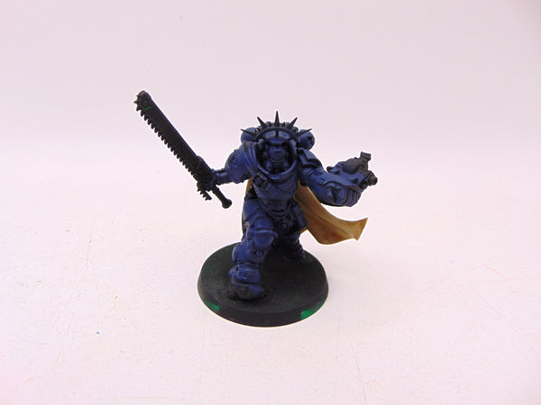 Primaris Captain in Gravis Armour