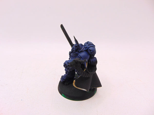 Primaris Captain in Gravis Armour
