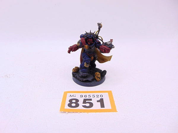 Primaris Captain in Gravis Armour