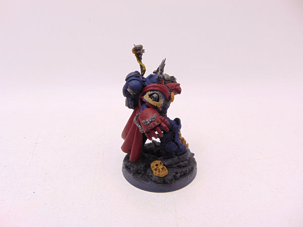 Primaris Captain in Gravis Armour