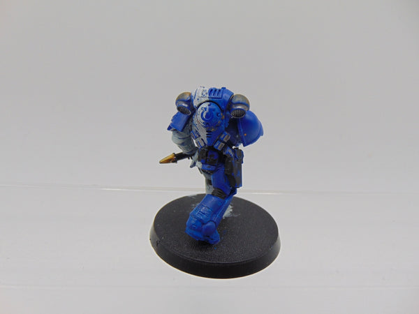 Primaris Lieutenant Calsius