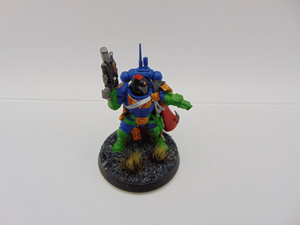 Primaris Captain in Phobos Armour