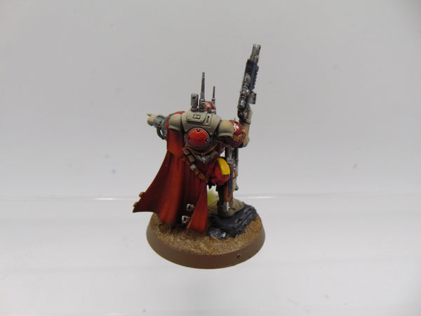 Primaris Captain in Phobos Armour