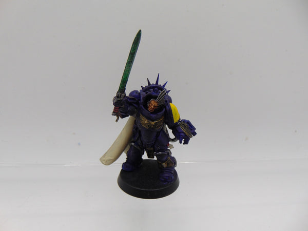 Primaris Captain in Gravis Armour