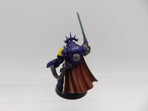 Primaris Captain in Gravis Armour