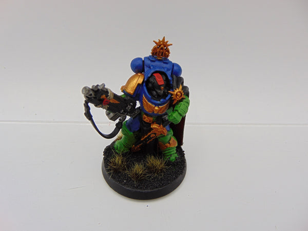 Primaris Captain in Gravis Armour