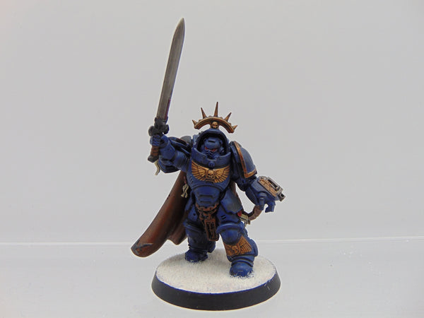 Primaris Captain in Gravis Armour