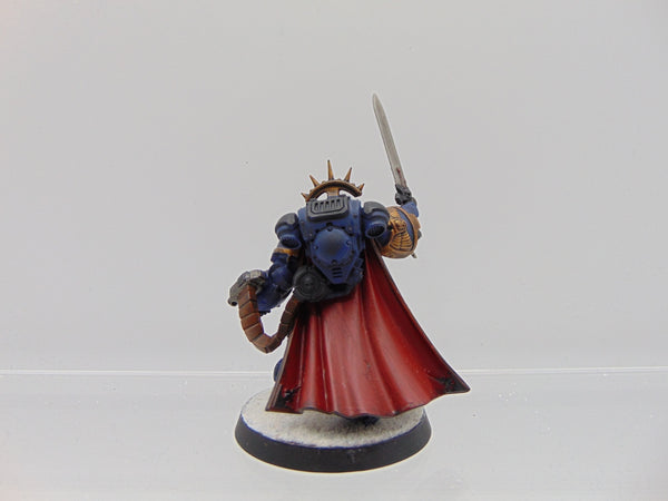 Primaris Captain in Gravis Armour