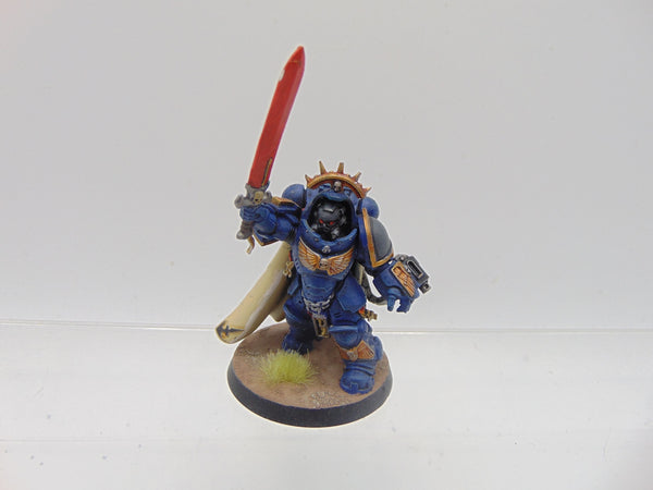 Primaris Captain in Gravis Armour