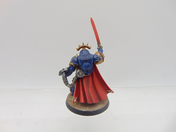 Primaris Captain in Gravis Armour