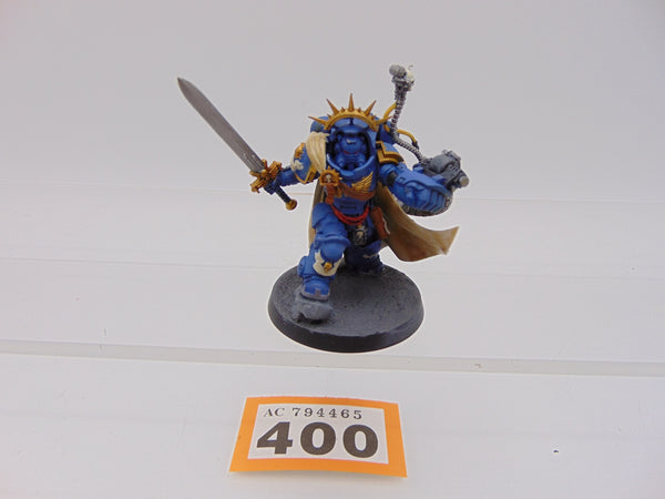 Primaris Captain In Ggravis Armour