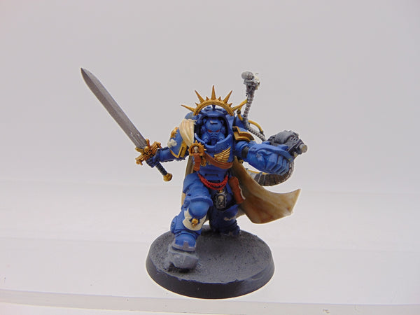 Primaris Captain In Ggravis Armour