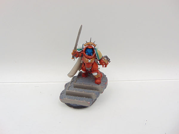 Primaris Captain in Gravis Armour