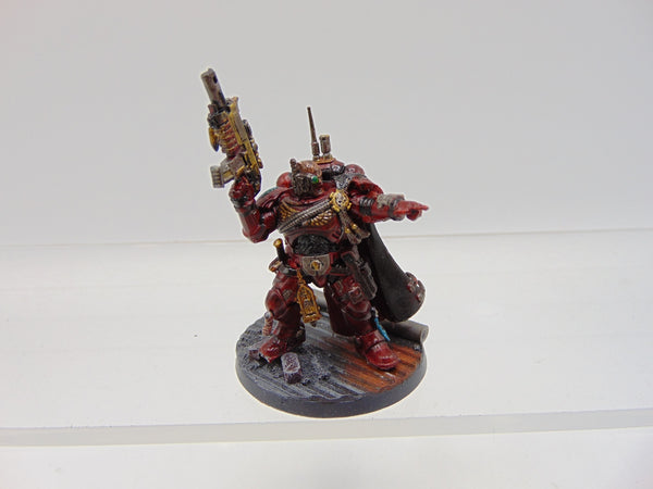 Primaris Captain in Phobos Armour