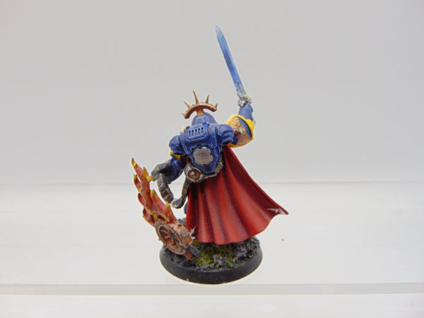 Primaris Captain in Gravis Armour