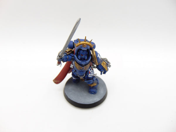 Primaris Captain in Gravis Armour