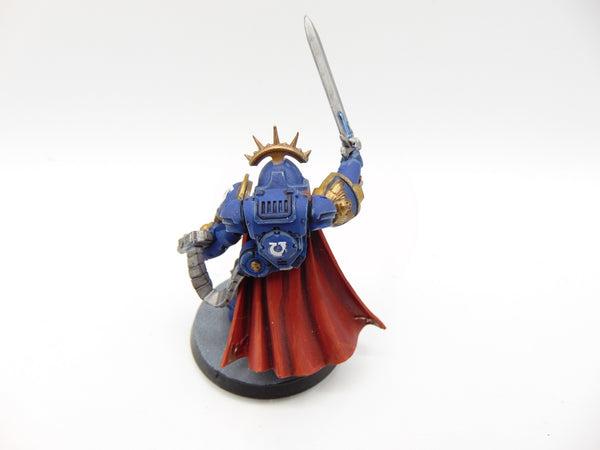 Primaris Captain in Gravis Armour