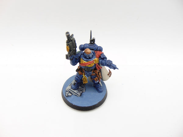 Primaris Captain in Phobos Armour