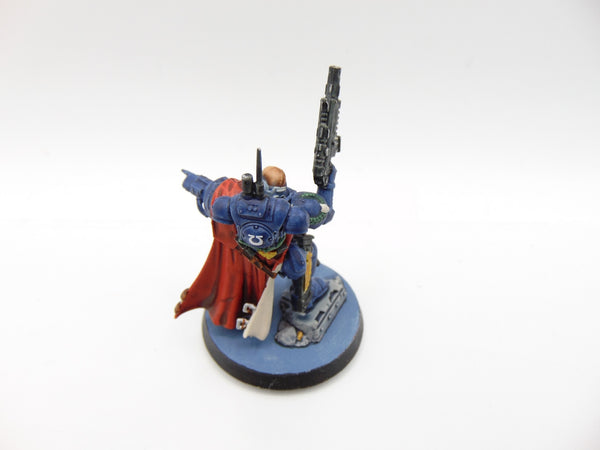 Primaris Captain in Phobos Armour