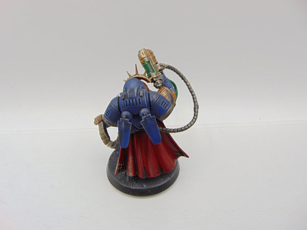 Primaris Captain in Gravis Armour