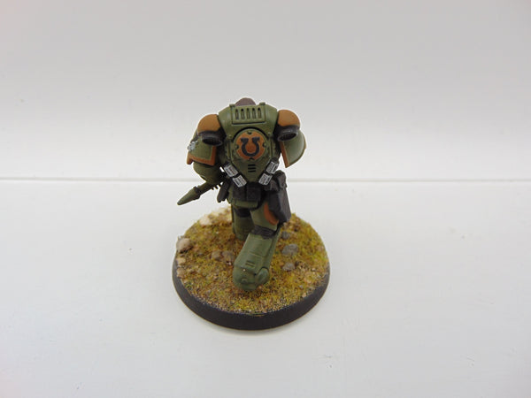 Primaris Lieutenant Calsius