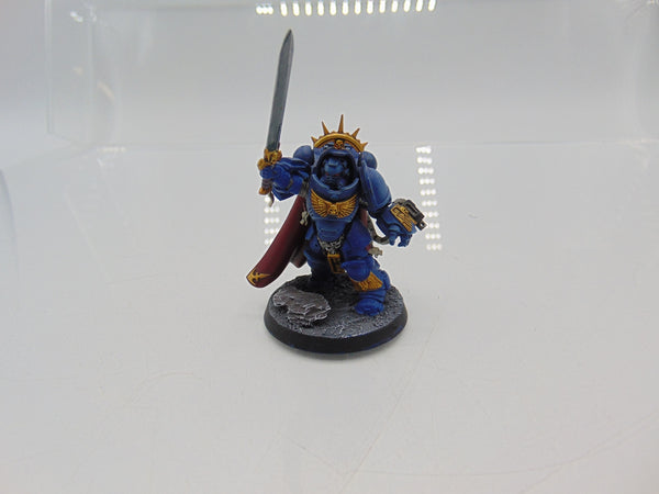 Primaris Captain in Gravis Armour