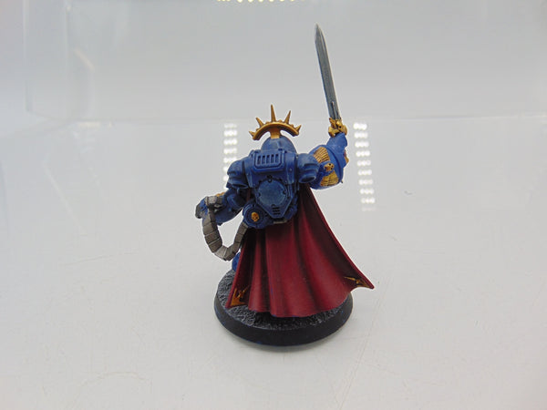 Primaris Captain in Gravis Armour