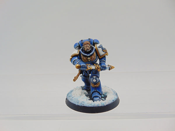 Primaris Lieutenant Calsius