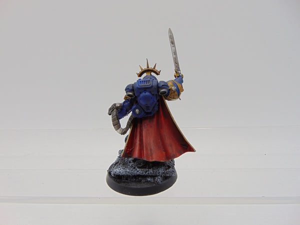 Primaris Captain in Gravis Armour