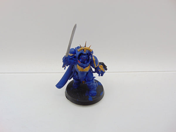 Primaris Captain in Gravis Armour