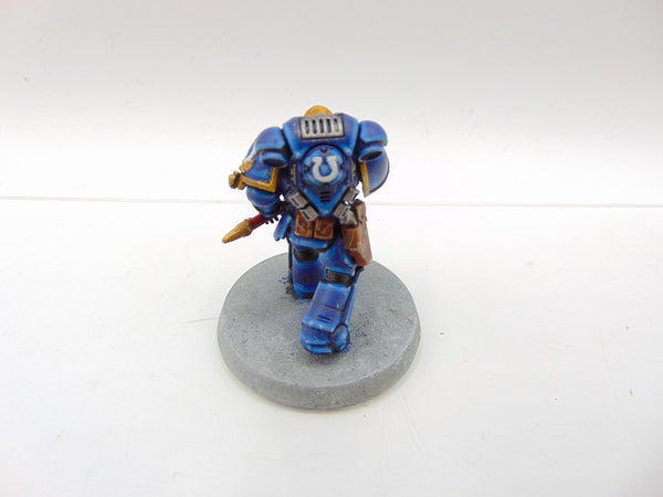 Primaris Lieutenant Calsius