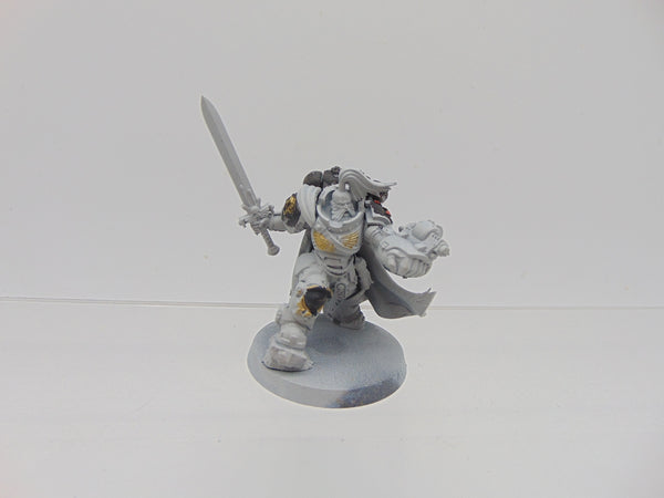 Primaris Captain in Gravis Armour