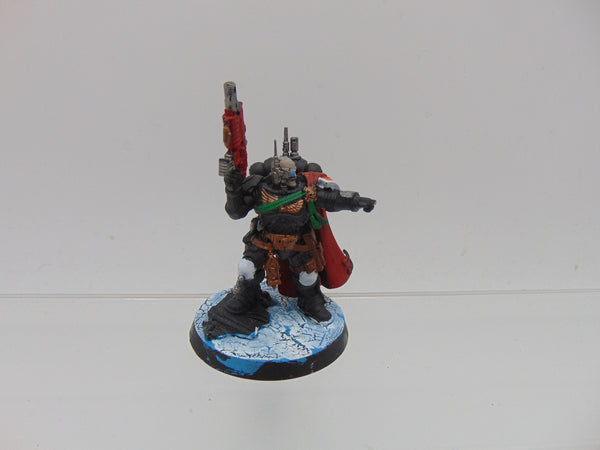 Primaris Captain in Phobos Armour