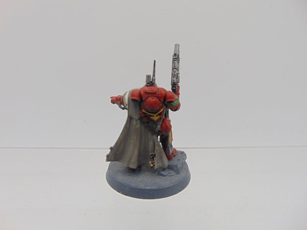 Primaris Captain in Phobos Armour