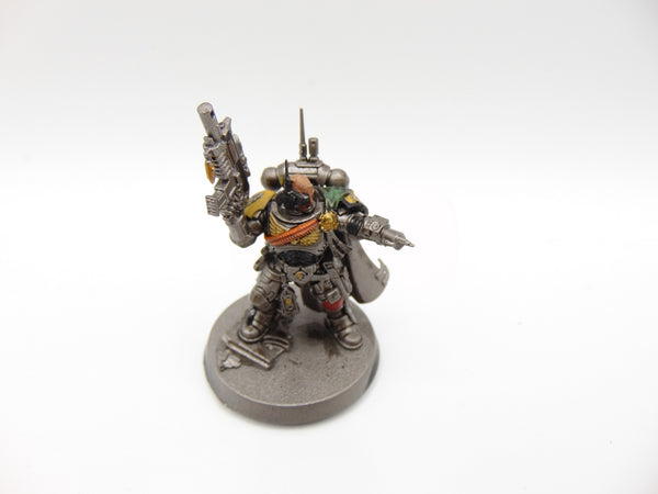 Primaris Captain in Phobos Armour